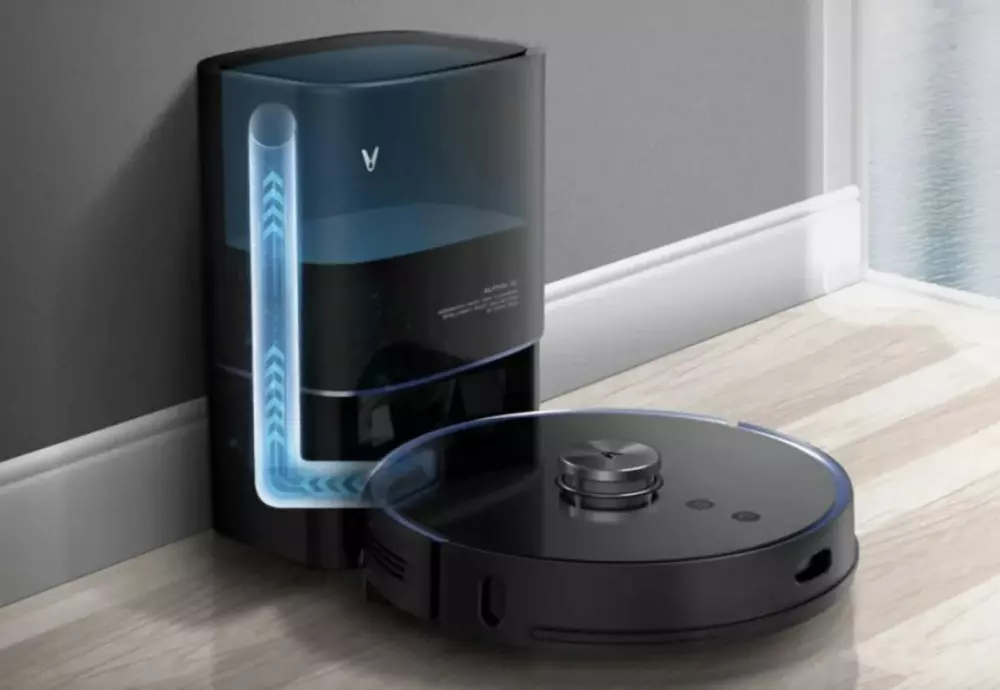 robot vacuum cleaner that empties itself